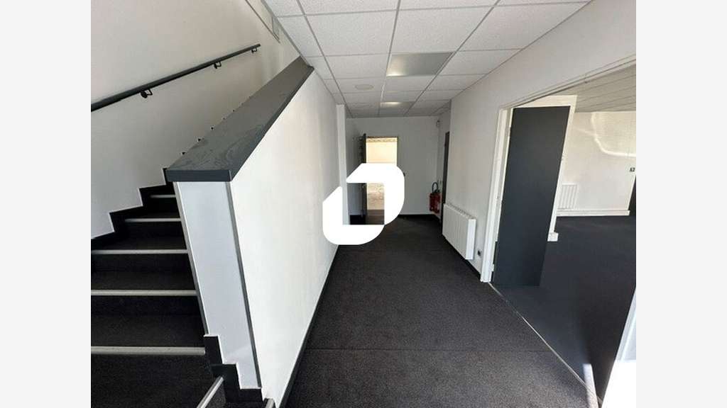 A louer Local d'activité 472m² Goussainville