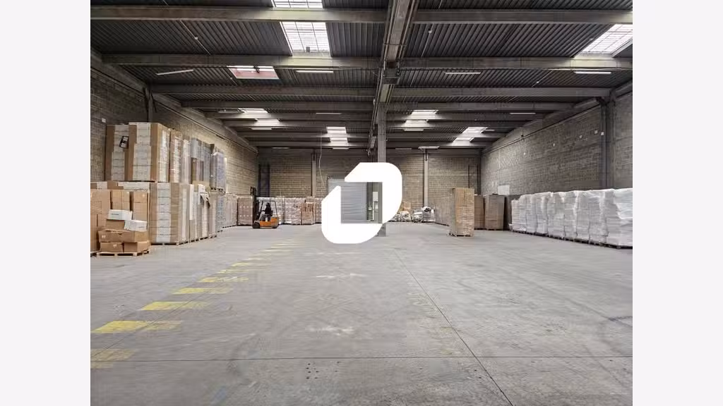 A louer Local d'activité 1357m² Goussainville