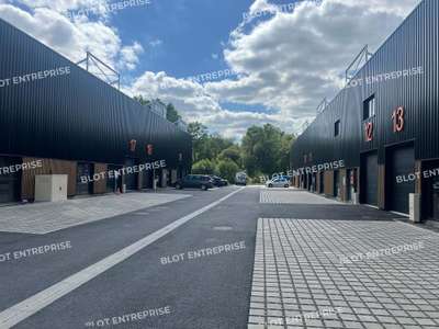A louer cellule d'activités de 120m² à Goven