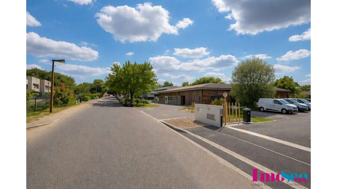 Entrepôt 662m² à louer sortie 26 à Gradignan