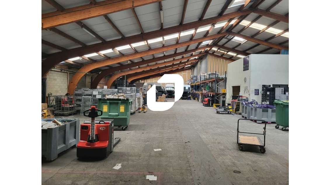 A louer Local d'activité 1150m² Gradignan