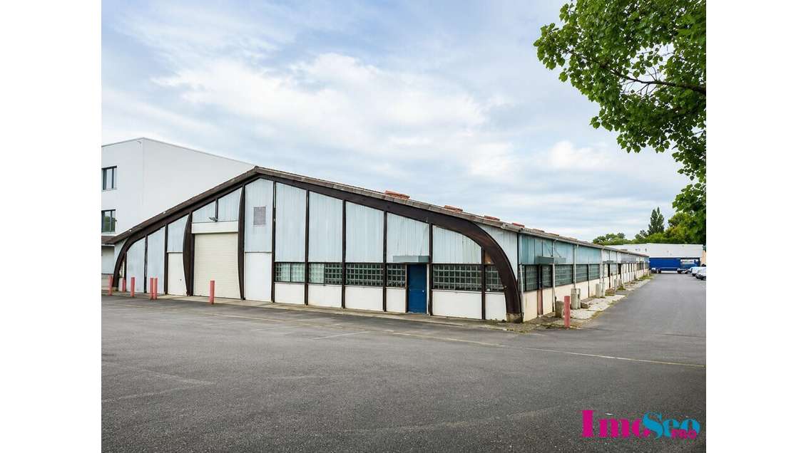 Entrepôt 1050m² à louer sortie 17 Gradignan