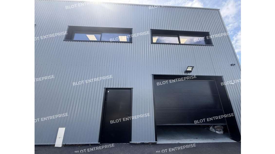 A louer locaux d'activités 166m² à Grandchamps