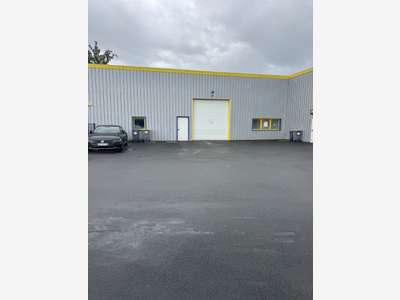 A LOUER - Local d'activité 370 m2 - NORD de NANTES