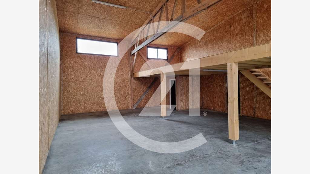 Entrepôt 150m² à Grâne ZA Les Grandes Vignes