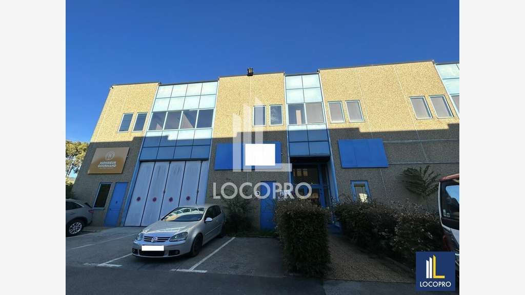 Loue local d'activités de 377m² au Plan de Grasse