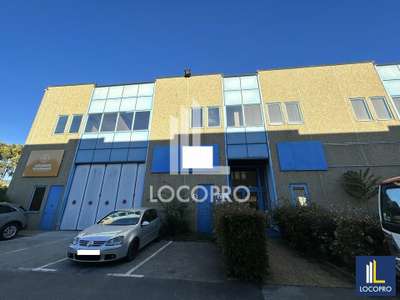Loue local d'activités de 377m² au Plan de Grasse