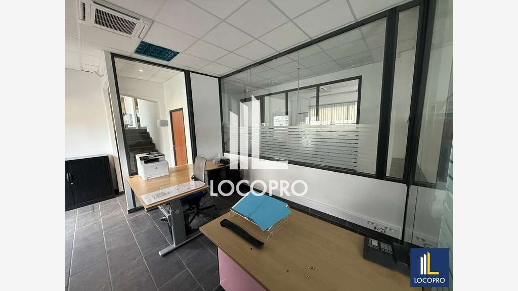 A louer locaux 430m² chemin de Saint Marc à Grasse
