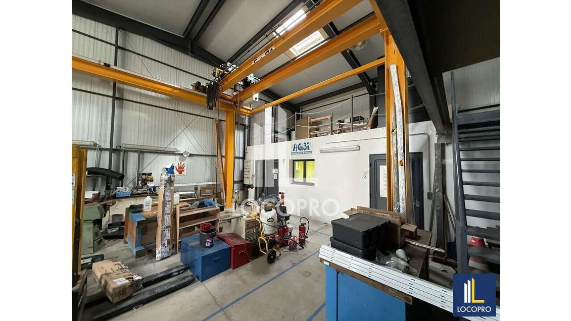 A louer locaux 430m² chemin de Saint Marc à Grasse