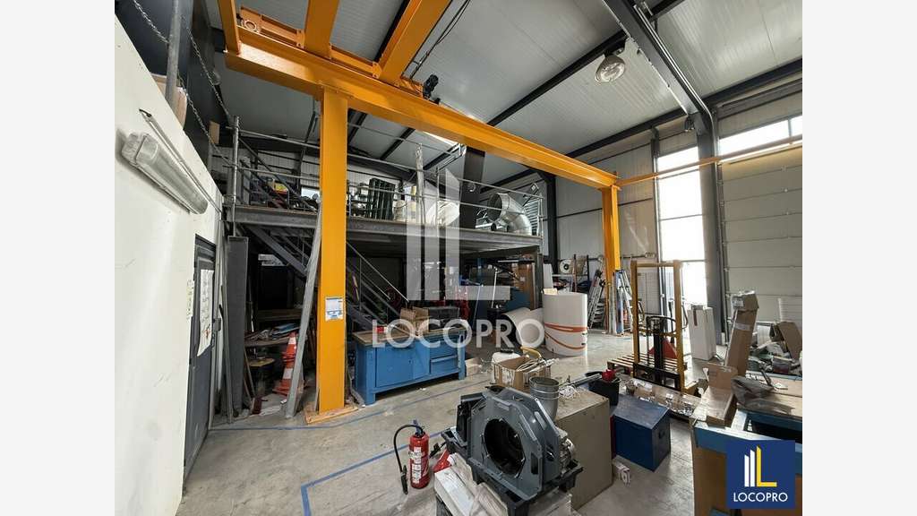 A louer locaux 430m² chemin de Saint Marc à Grasse