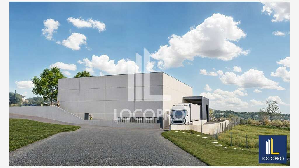 Location local d'activité 677m² à Grasse