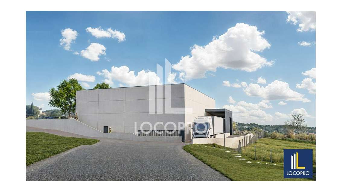 Location local d'activité 677m² à Grasse