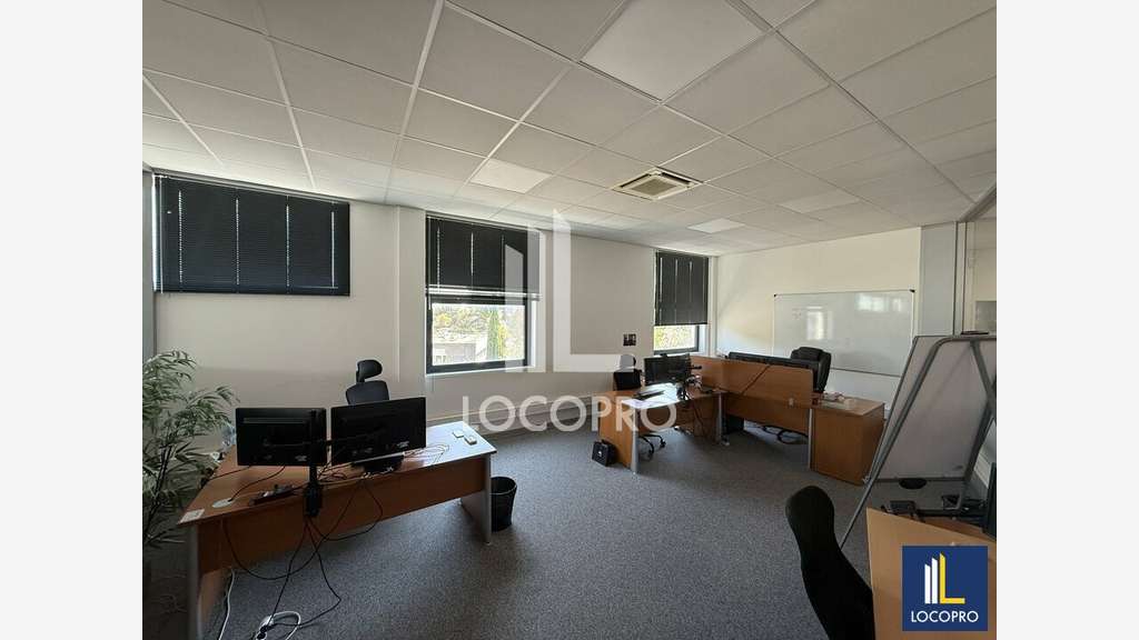 propose à la location un