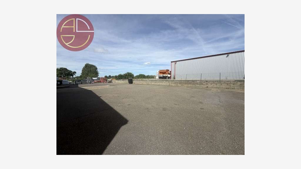 Entrepôt à louer de 360m² en za à Gratentour