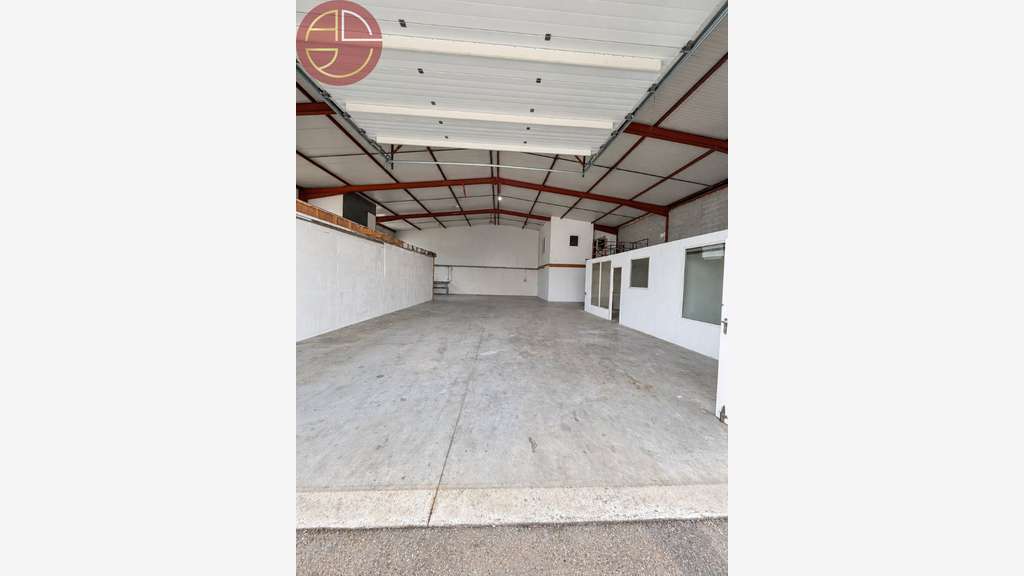 Loue entrepôt 360m² Nord-Est Toulouse Gratentour