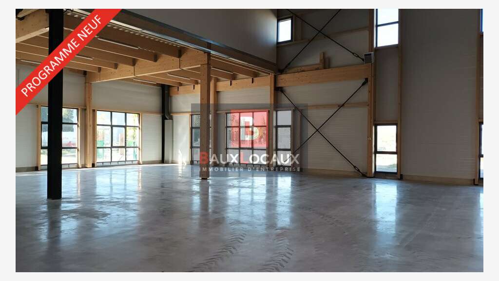 Entrepôt logistique 1408m² à louer à Graveson
