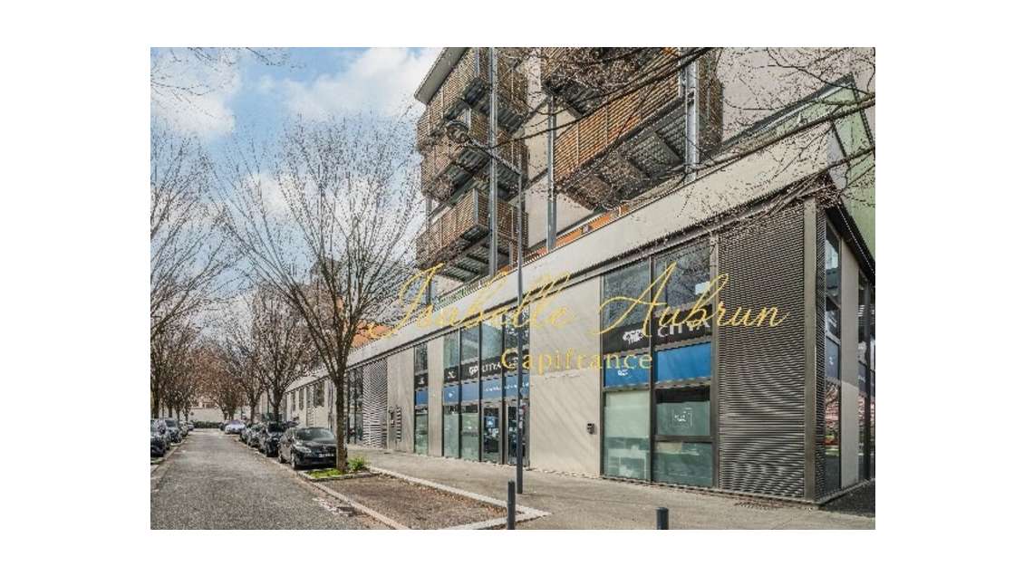 Locaux activité 238m² à louer à Grenoble centre