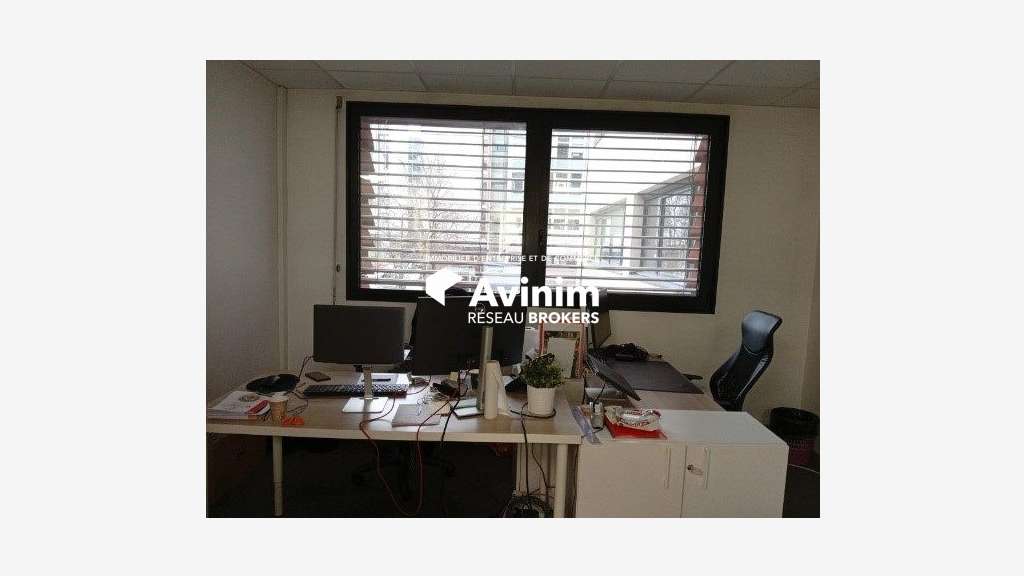 Plateau de bureaux 140m² R+1 à louer à Grenoble
