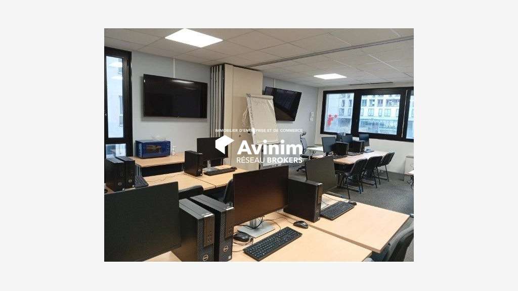 Plateau de bureaux 140m² R+1 à louer à Grenoble