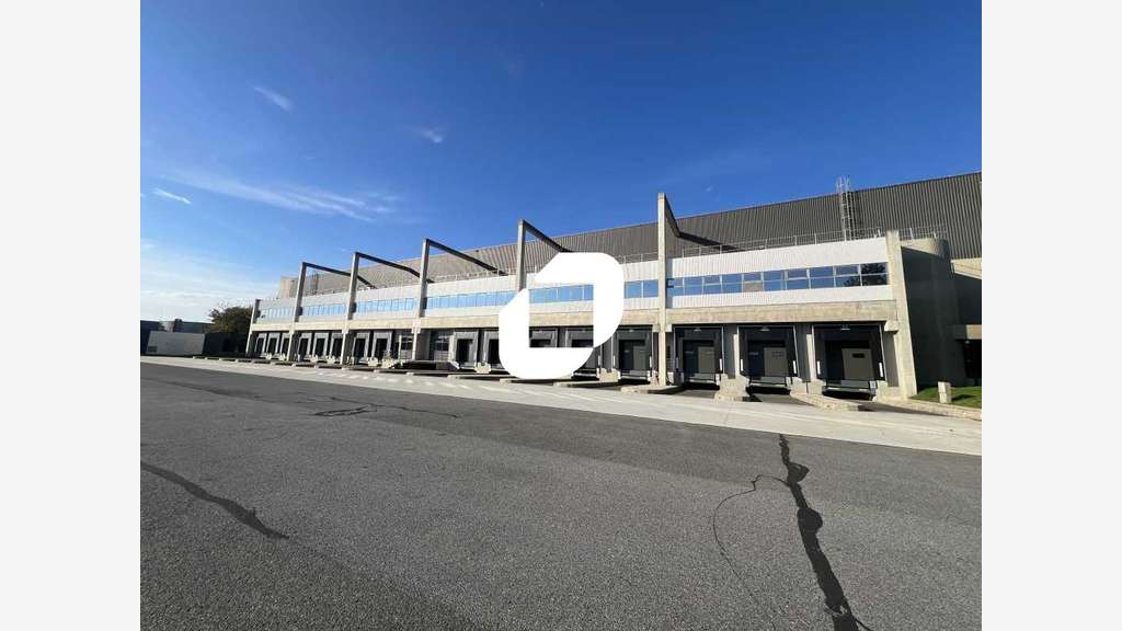  vous propose un bâtiment logistique d'une