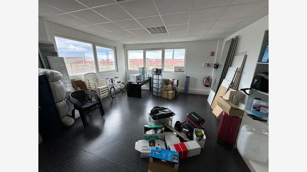 Local d'activité 160m² à louer Grezieu la Varenne
