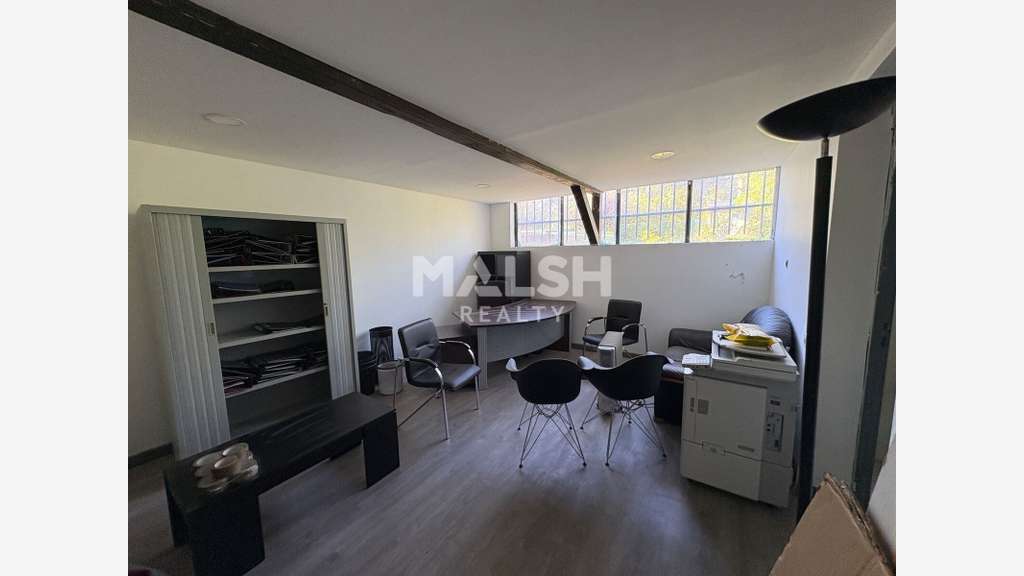 Local d'activités de 316 m² avec terrain privatif