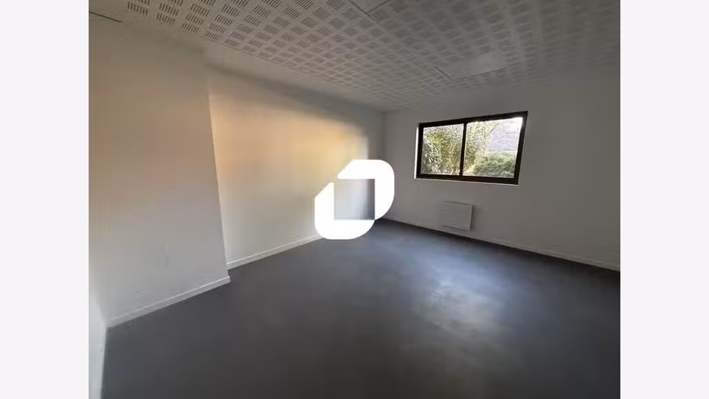 A louer Local d'activité 176m² Grigny