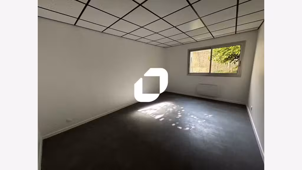 A louer Local d'activité 176m² Grigny