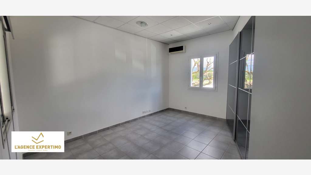A louer local commercial 105m² à Grillon