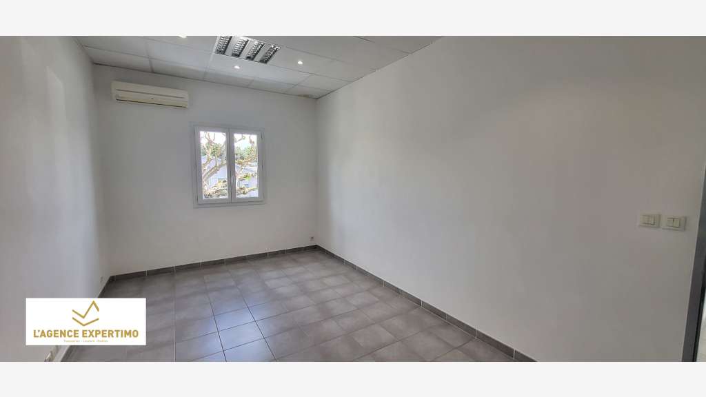 A louer local commercial 105m² à Grillon