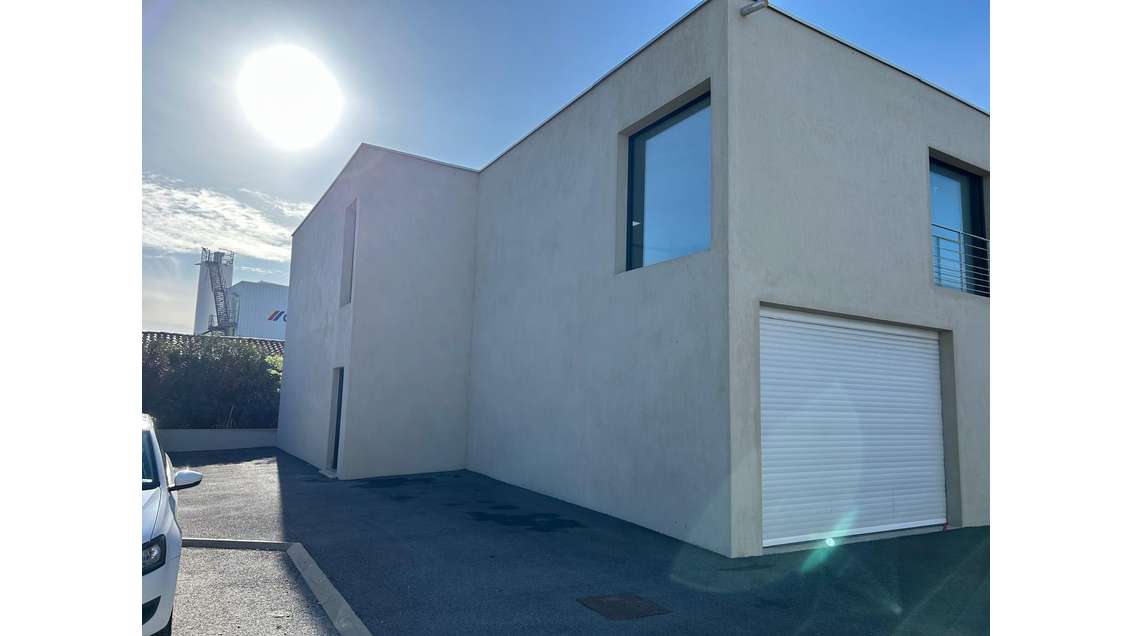 Local d'activité 385m²