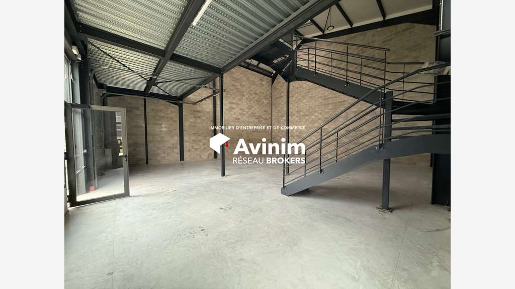 Locaux d'activités 174m² à louer à Groslay