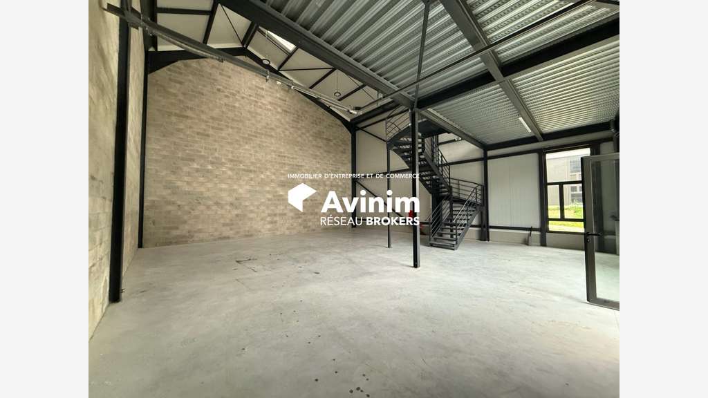 Locaux d'activités 174m² à louer à Groslay