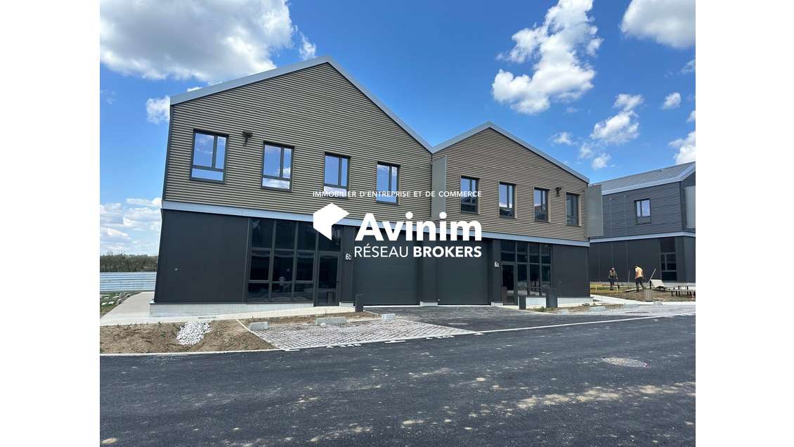 A louer locaux activités neufs 271m² à Groslay