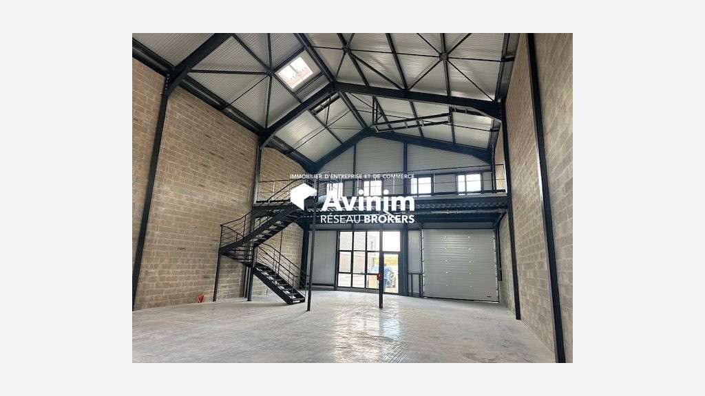 A louer cellules d’activité neuves 261m² à Groslay
