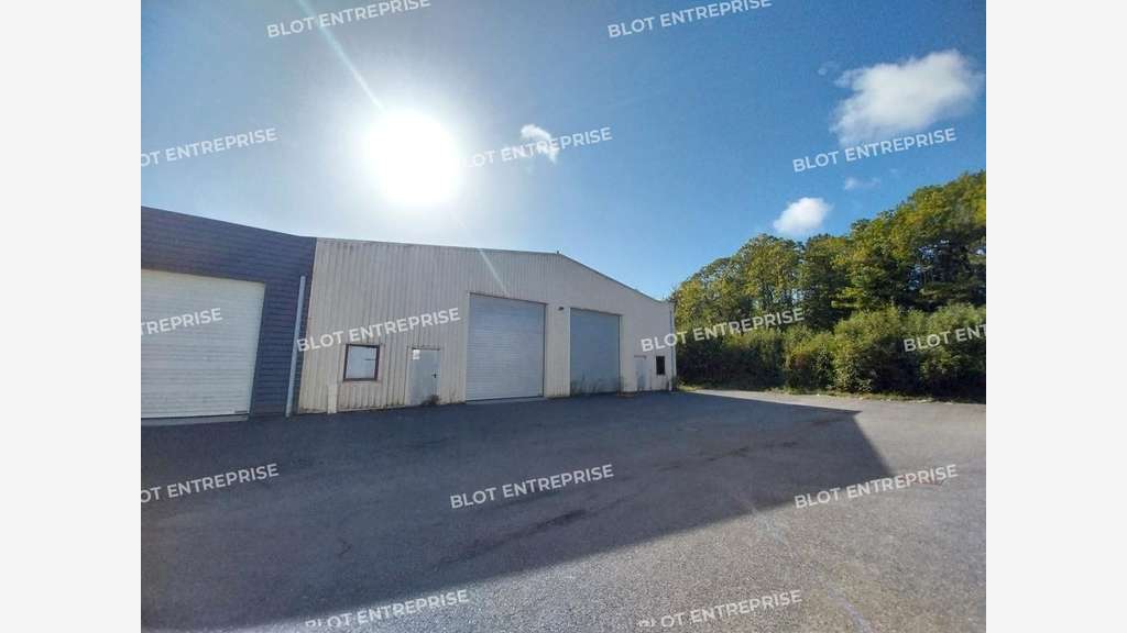 A louer cellule d'activités 396m² à Guérande