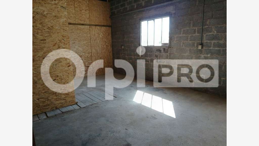 A louer entrepôt de 70m² à Saillé Guérande