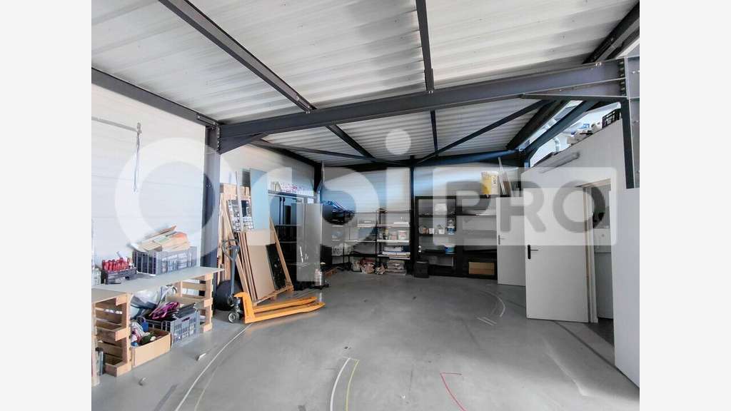 Local d'activité 168m² à louer Guérande Villejames