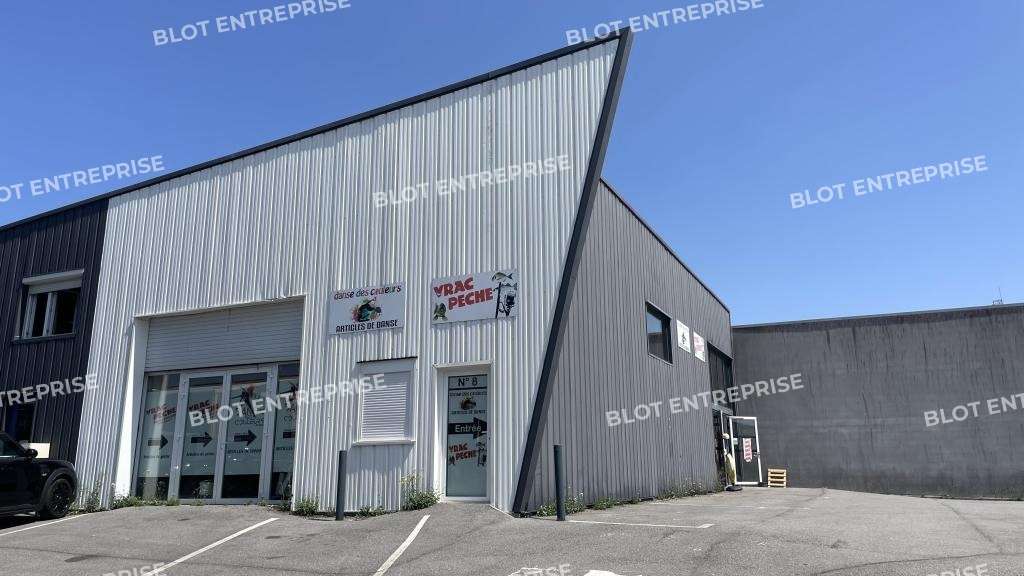 À LOUER - LOCAUX D'ACTIVITÉS - 387 M² - GUERANDE