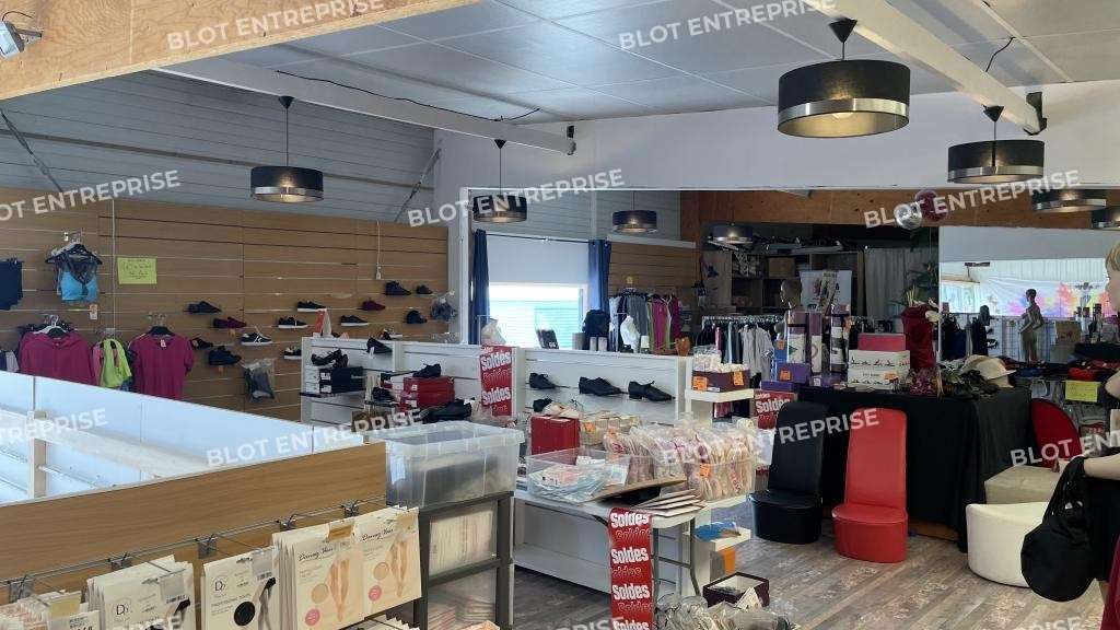 À LOUER - LOCAUX D'ACTIVITÉS - 387 M² - GUERANDE