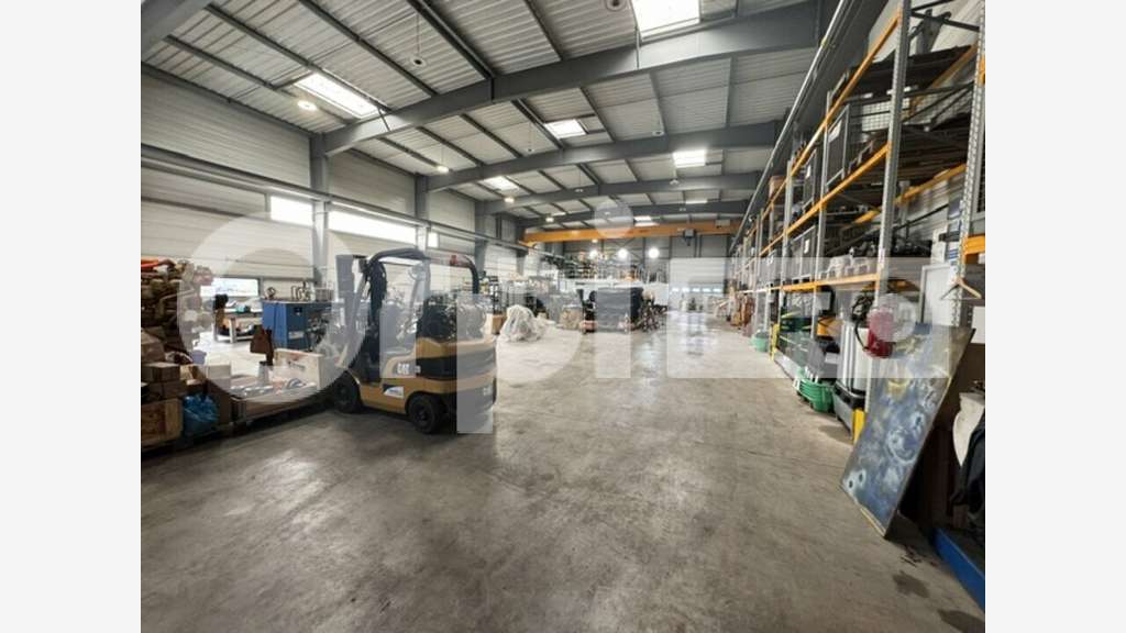 Local d'activité de 895m² à louer en ZA Guérande