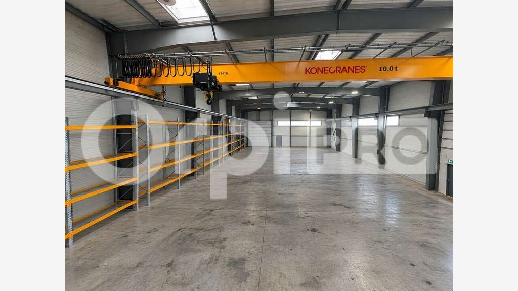Local d'activité de 895m² à louer en ZA Guérande