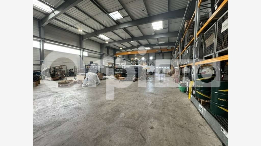 Local d'activité de 895m² à louer en ZA Guérande