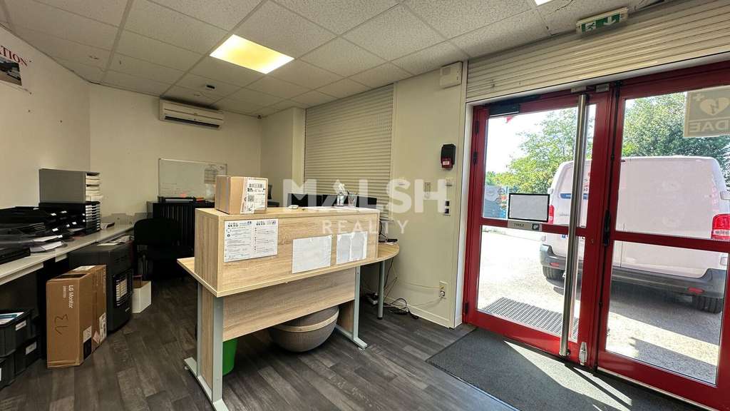 Loue local d'activités indépendant 298m² Guereins