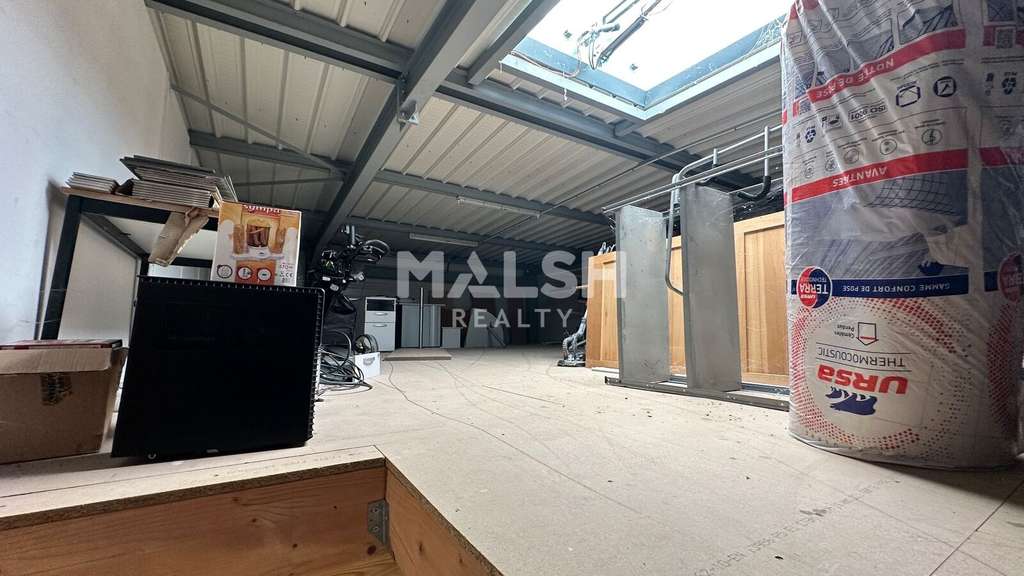 Loue local d'activités indépendant 298m² Guereins