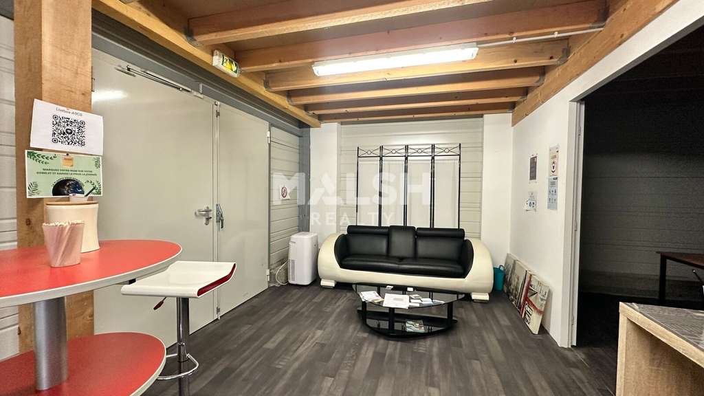 Loue local d'activités indépendant 298m² Guereins