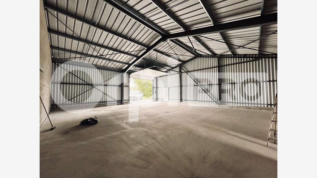 A louer local pro 212m² en za dynamique à Guéret 