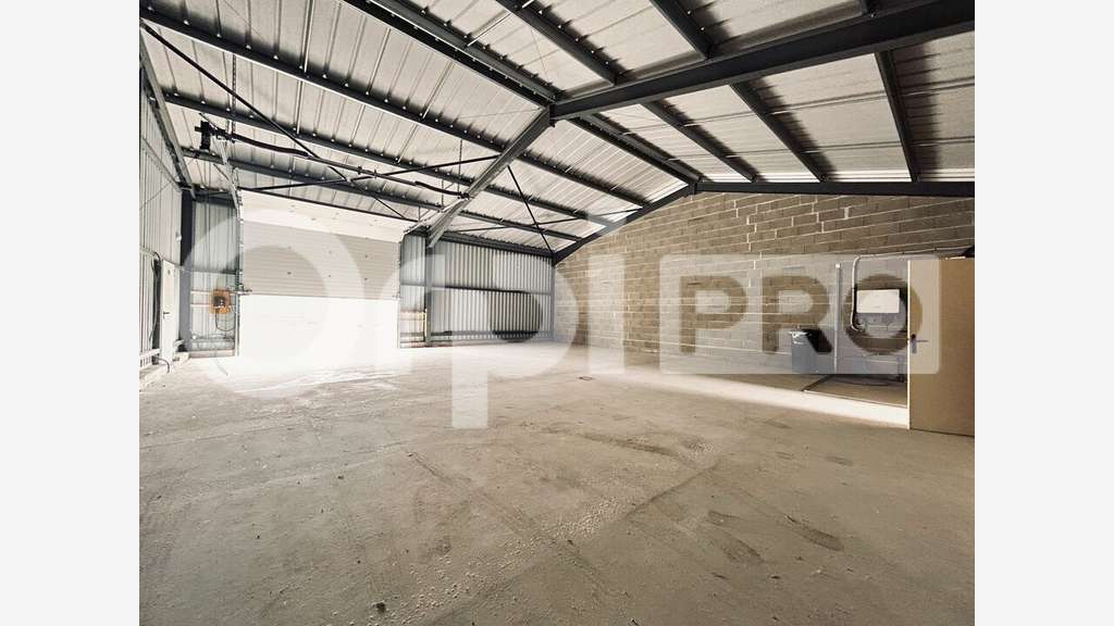 A louer local pro de 212m² zone d'activité Guéret