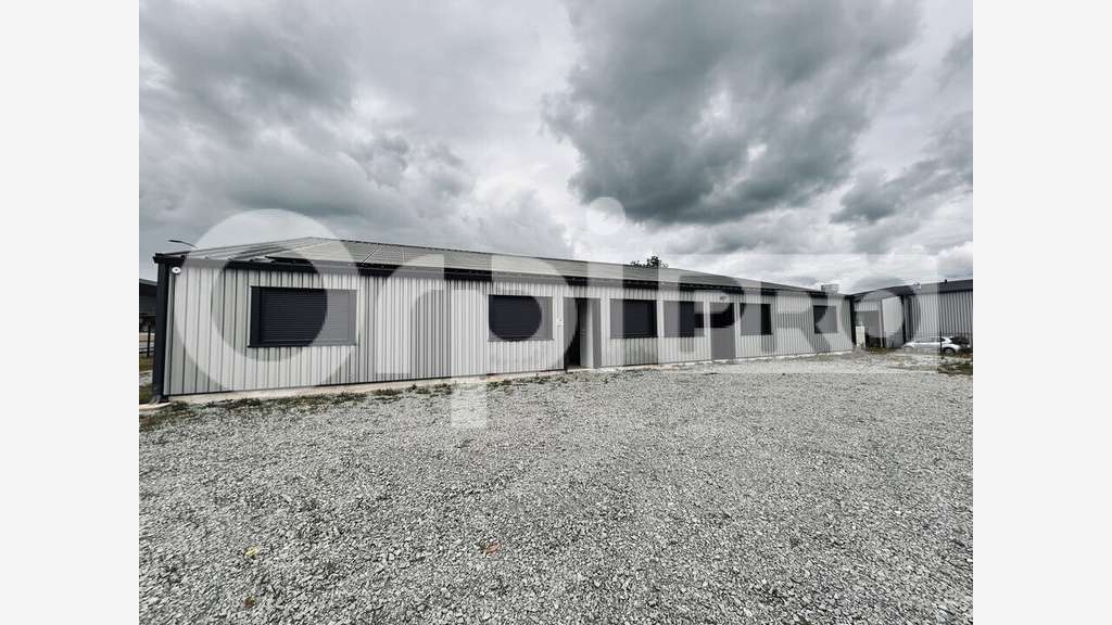 A louer local pro de 212m² zone d'activité Guéret