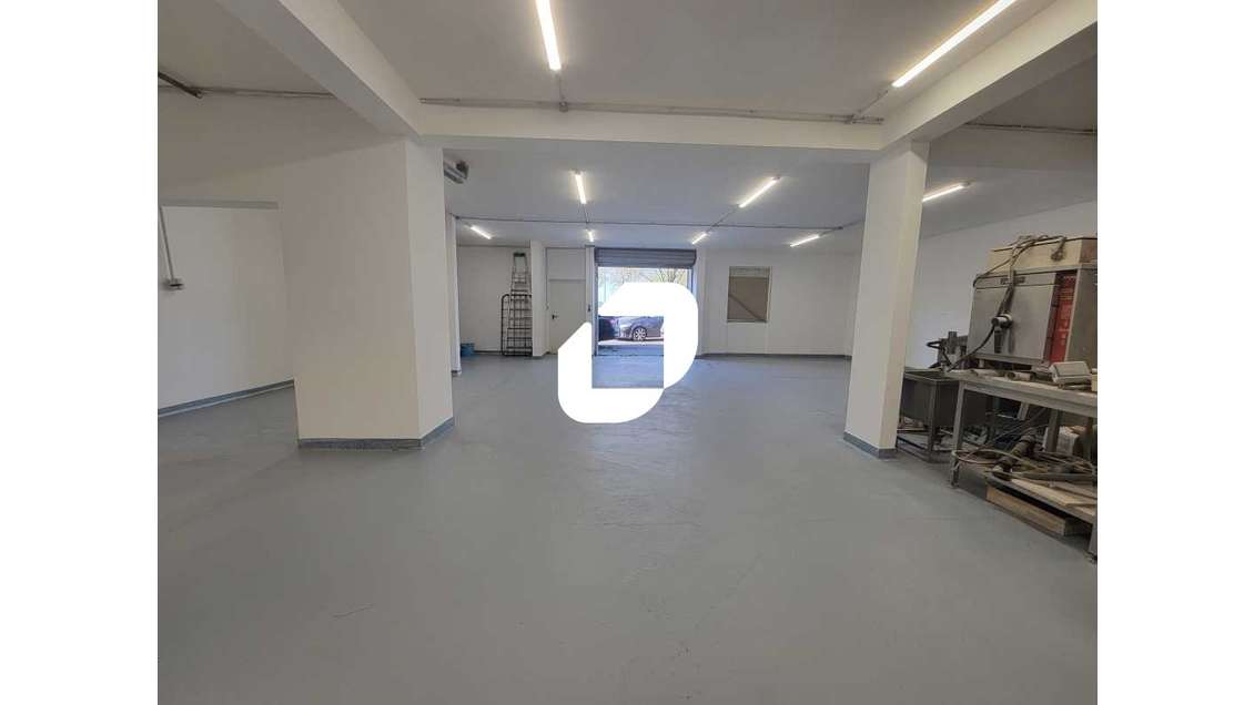 A louer Local d'activité 218m² Guibeville